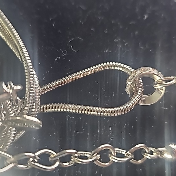 Silver and blue necklace - Picture 3 of 6